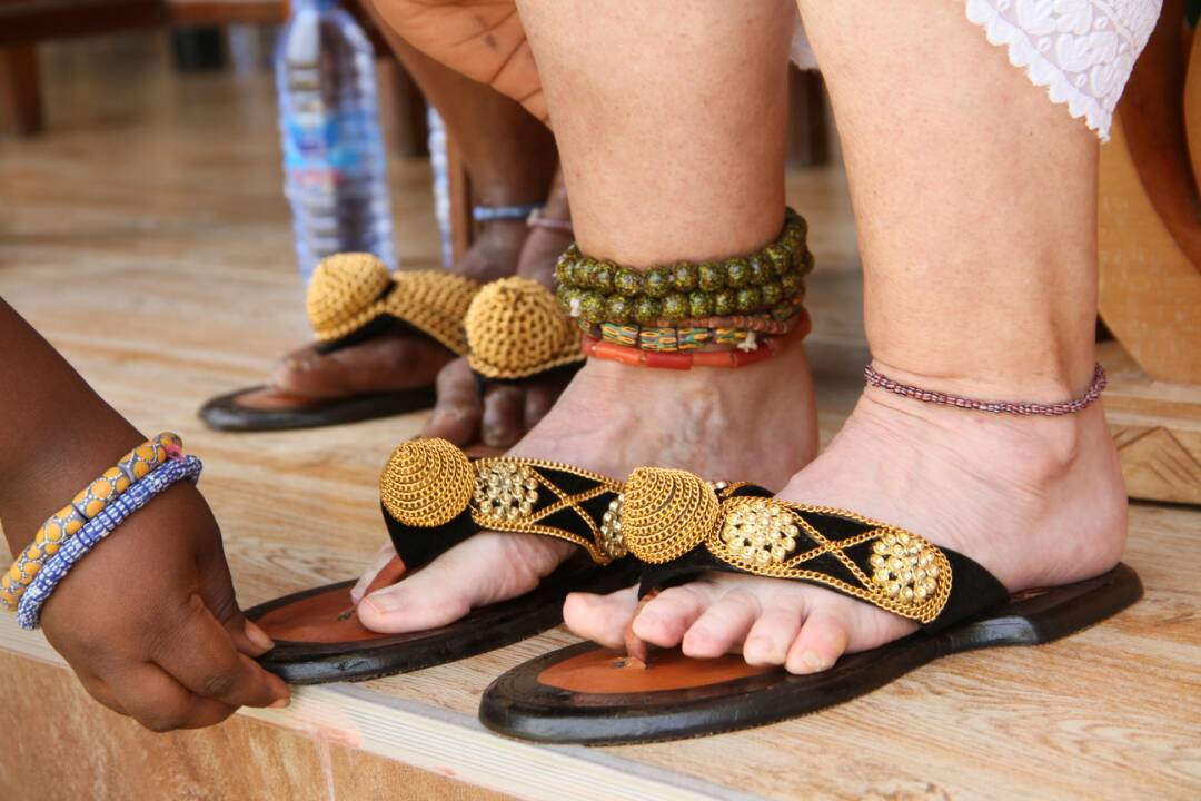 In-line-with-tradition-her-feet-too-were-adorned-in-royalty